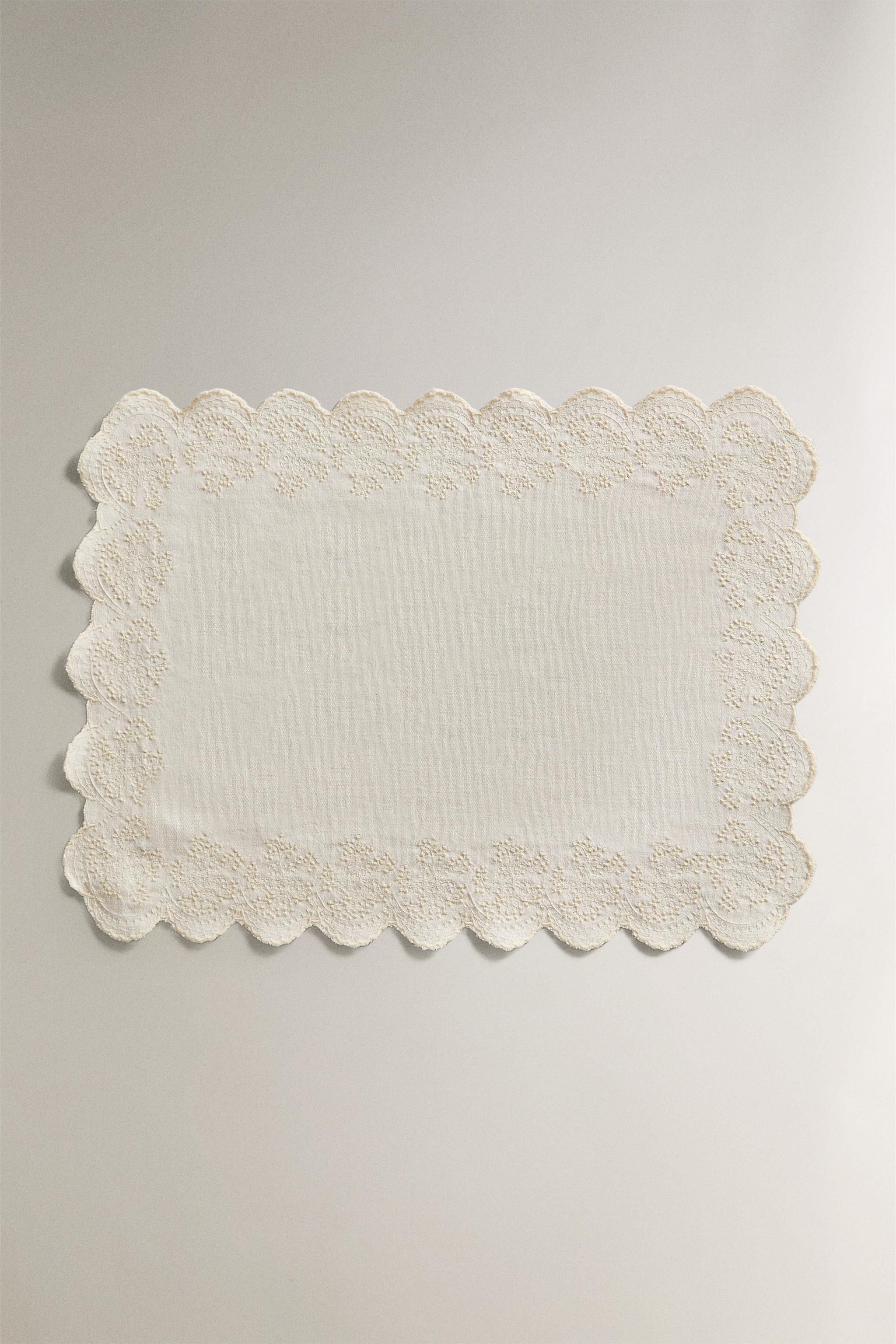 SET DE TABLE BRODÉ DENTELLE